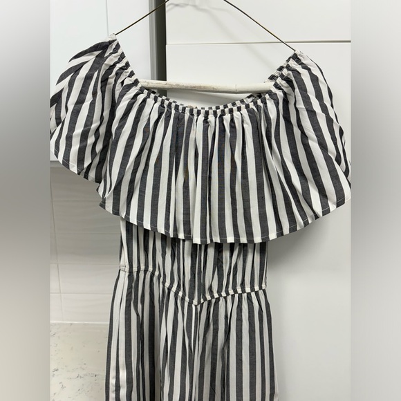 Elan jumpsuit/romper off the shoulder ruffle - Picture 2 of 3